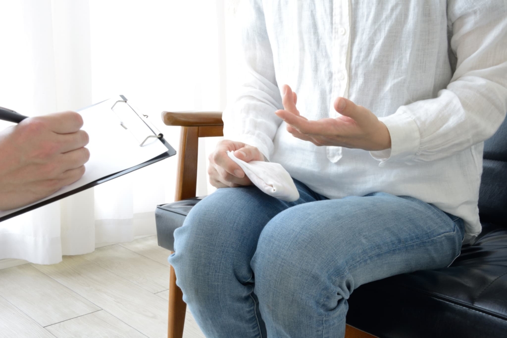 PMS/PMDDなどによるメンタル不調…心療内科へご相談ください!【医師が解説】